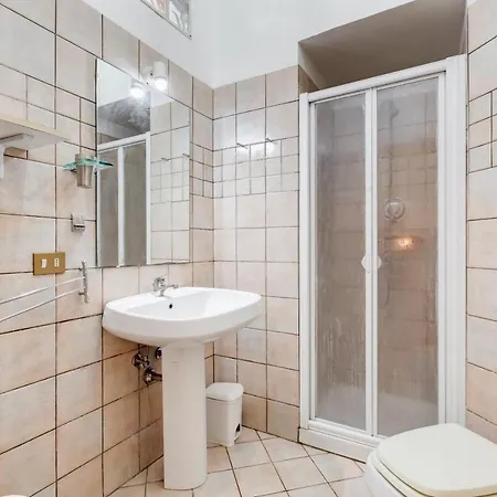 Con 3 Da Letto E 2 Bagni Vicino Al Vaticano Roma